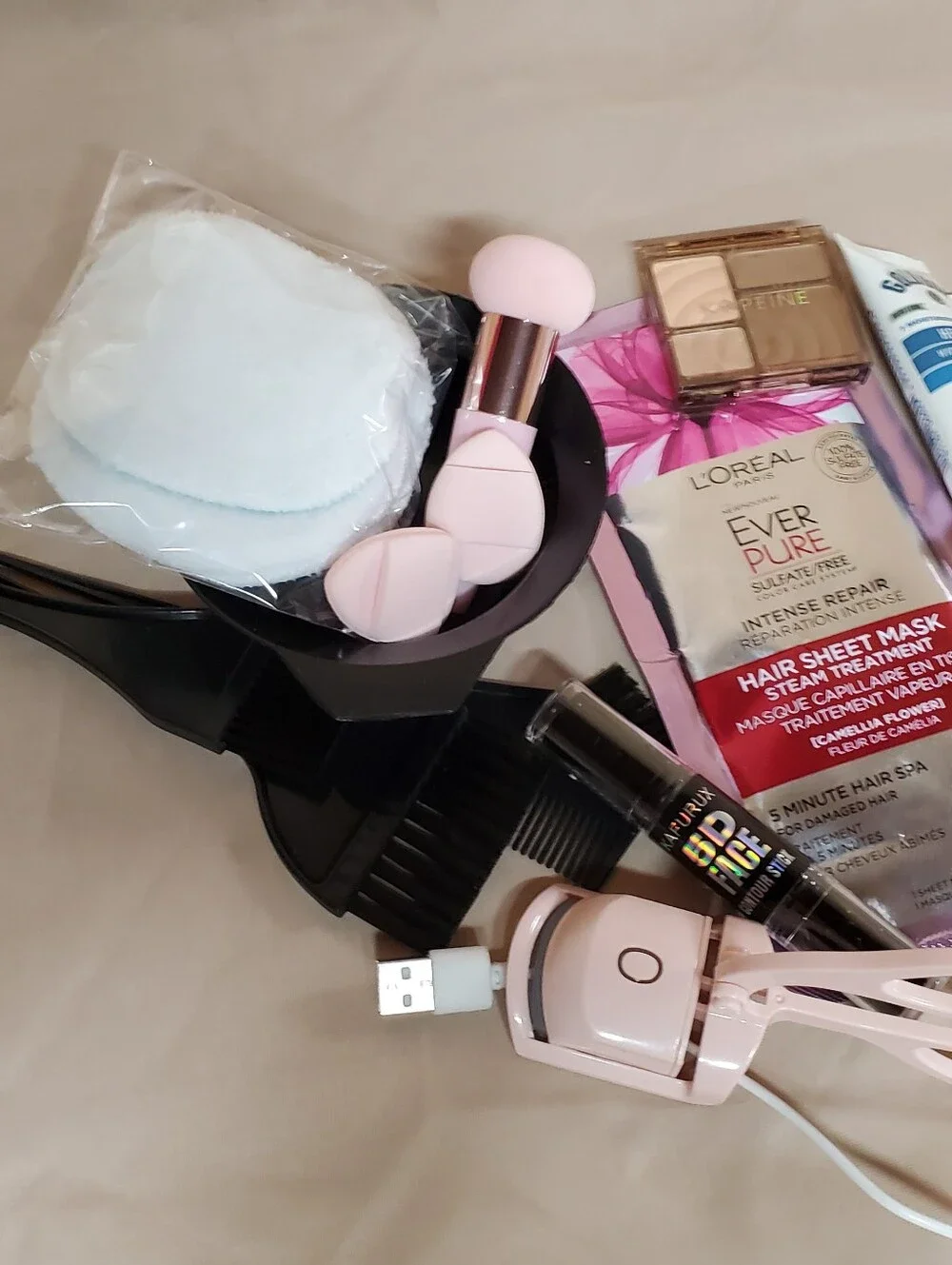 Value-Packed Beauty & Skincare Bundle! Featuring high-end pieces like 